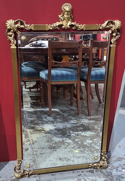 Lot 40 - WALL MIRROR