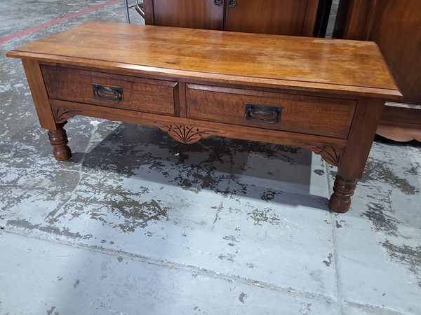 Lot 210 - COFFEE TABLE