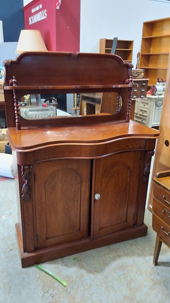 Lot 276 - CHIFFONIER