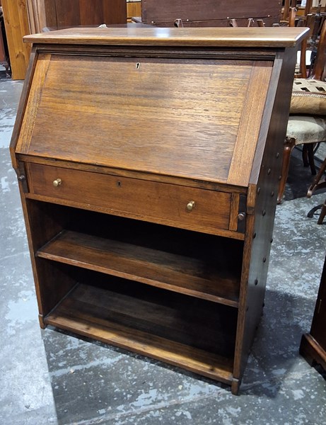Lot 234 - BUREAU DESK