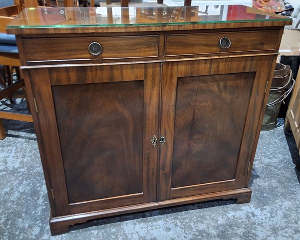 Lot 52 - PETITE CHIFFONIER