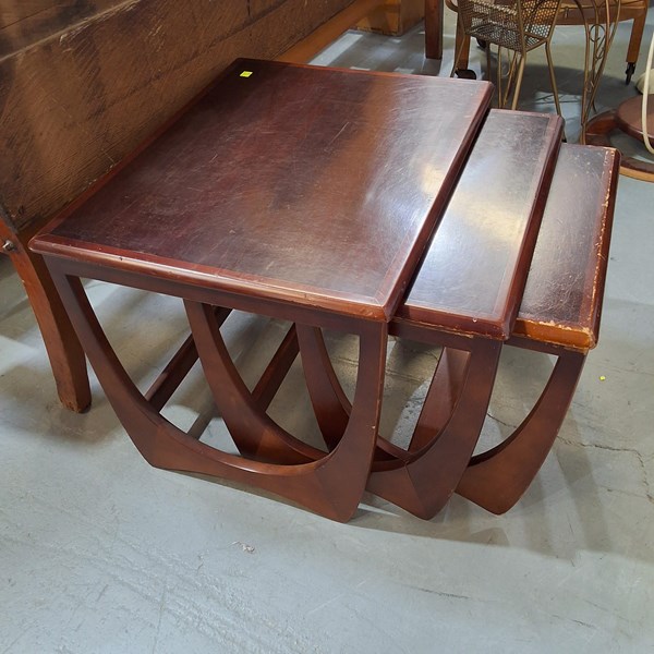 Lot 180 - NESTING TABLES