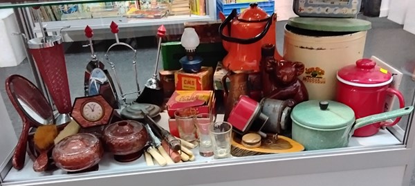 Lot 1528 - RETRO HOMEWARES