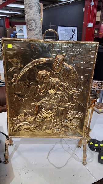 Lot 9 - FIRE SCREEN