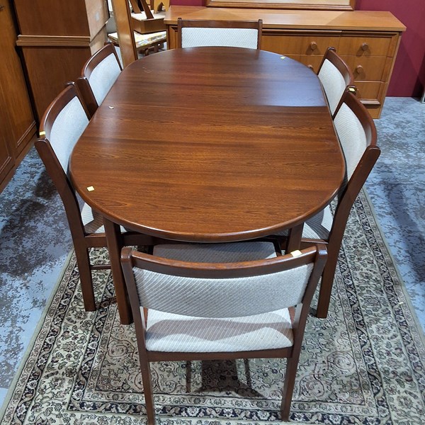 Lot 135 - DINING SUITE