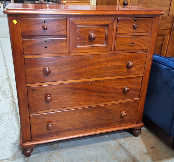 Lot 188 - CHEST OF DRAWERS