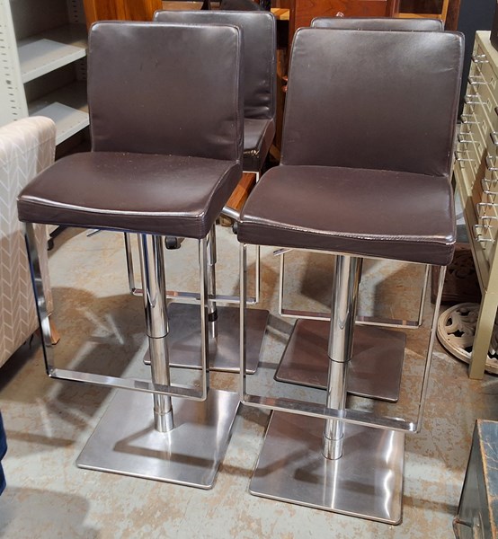 Lot 396 - BAR STOOLS
