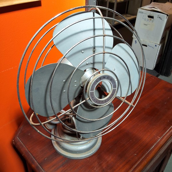 Lot 477 - TABLE FAN