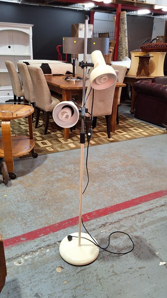 Lot 176 - FLOOR LAMP