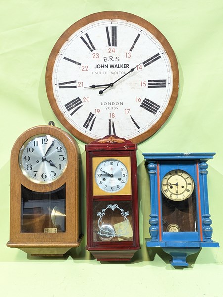 Lot 223 - CLOCKS