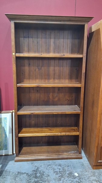 Lot 120 - BOOKSHELF