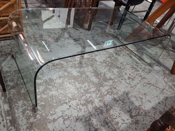 Lot 68 - BENT GLASS COFFEE TABLE