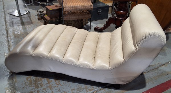 Lot 526 - LOUNGER