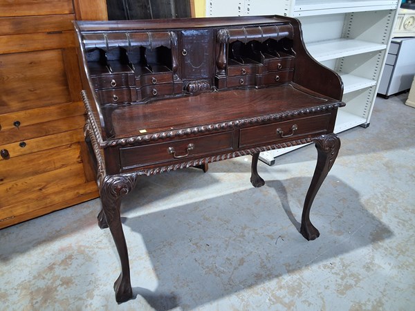 Lot 88 - WRITING DESK