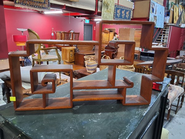 Lot 5 - HANGING SHELF