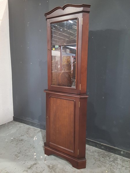 Lot 171 - CORNER CABINET