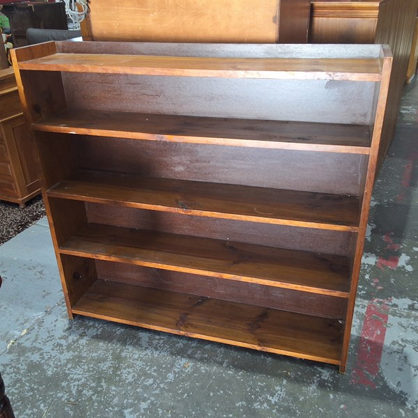 Lot 156 - BOOKSHELF