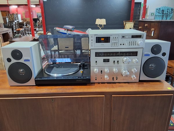 Lot 370 - HIFI SYSTEM