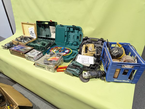 Lot 418 - POWER TOOLS