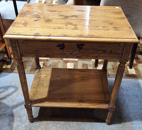 Lot 253 - SIDE TABLE