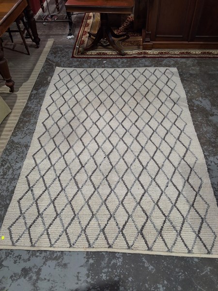 Lot 167 - RUG