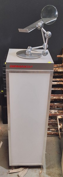 Lot 292 - DISPLAY PEDESTAL