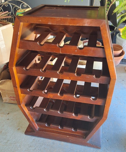 Lot 284 - WINE RACK