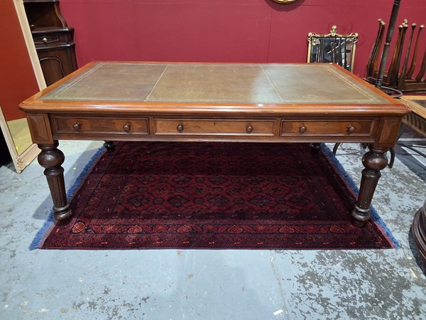 Lot 46 - LIBRARY TABLE
