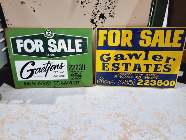 Lot 248 - SIGNS