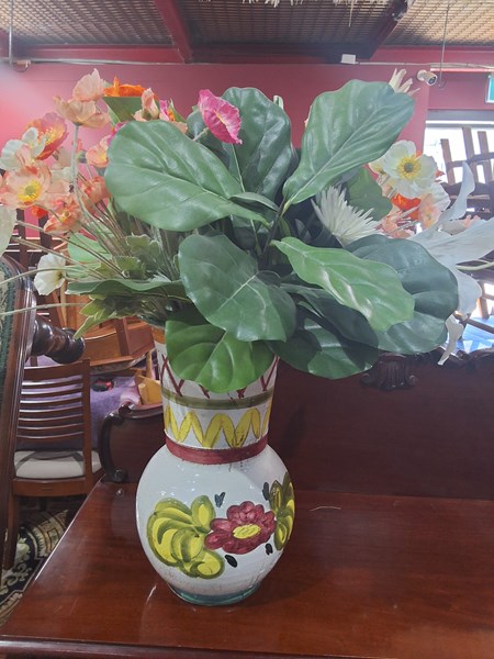 Lot 53 - VASE