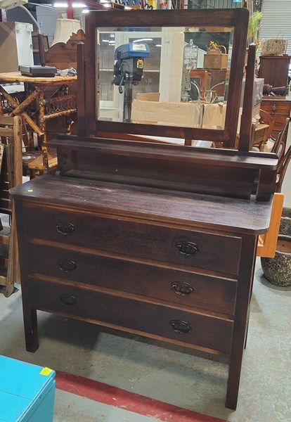 Lot 470 - MIRROR DRESSER