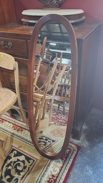 Lot 65 - WALL MIRROR