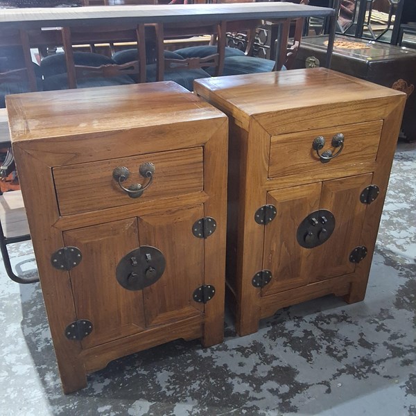 Lot 21 - BEDSIDE CABINETS