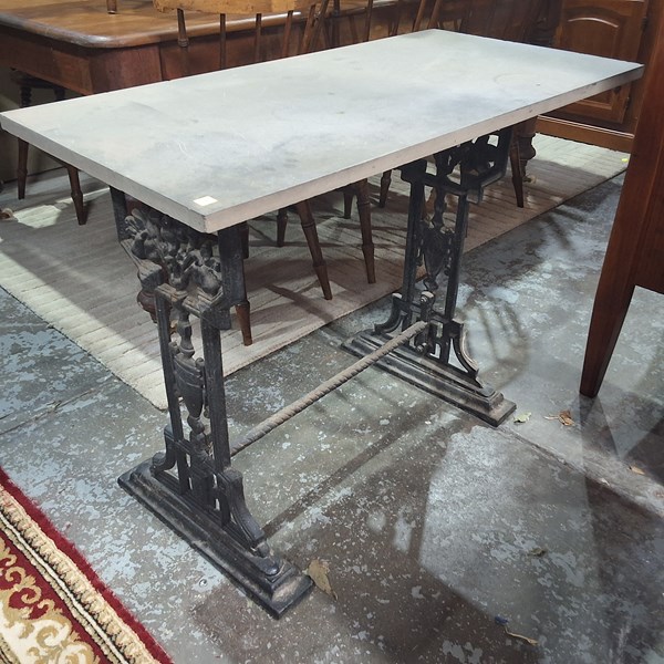 Lot 82 - GARDEN TABLE