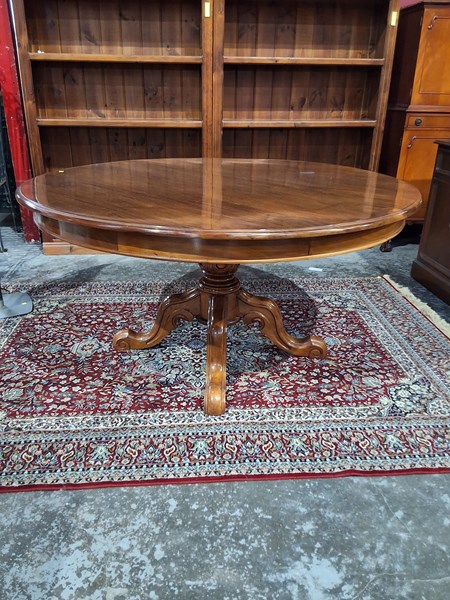 Lot 251 - DINING TABLE