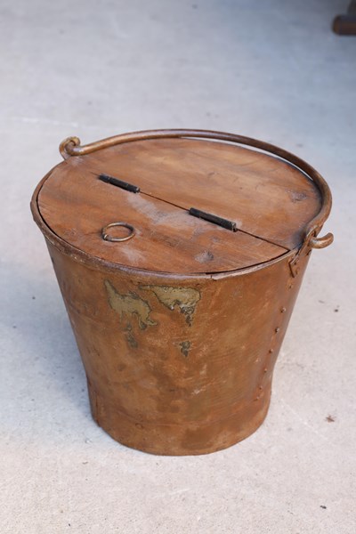 Lot 214 - BUCKET