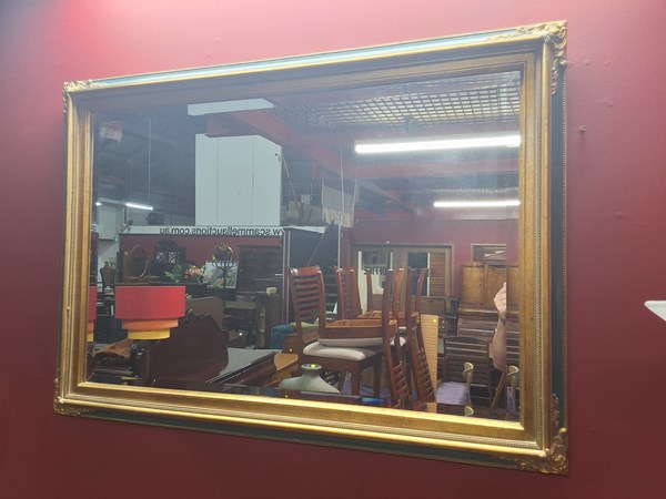 Lot 77 - WALL MIRROR