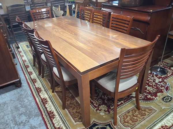 Lot 85 - DINING SUITE
