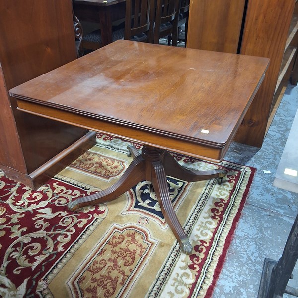 Lot 157 - OCCASIONAL TABLE