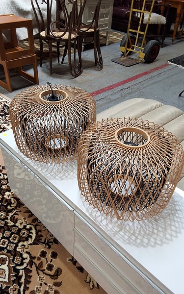 Lot 508 - HANGING LIGHTS