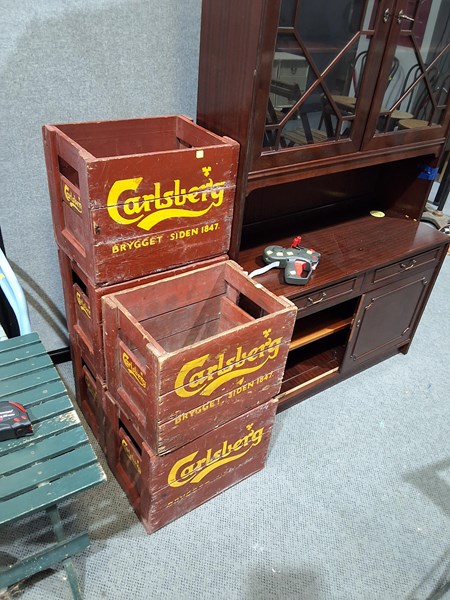 Lot 425 - CRATES