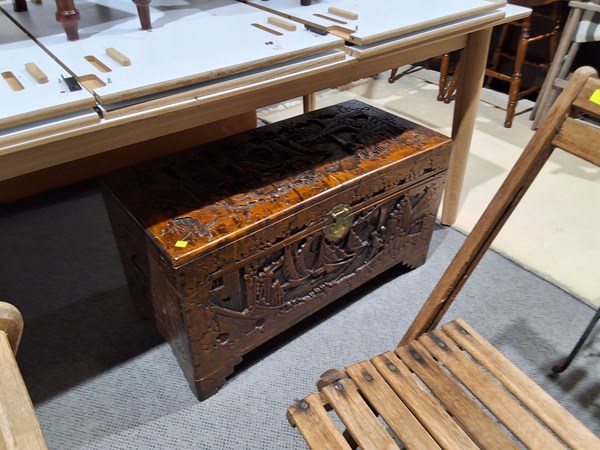 Lot 409 - CAMPHERWOOD TRUNK