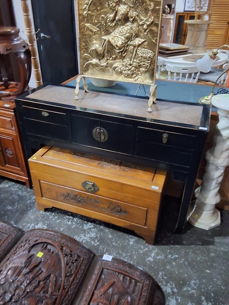 Lot 8 - HALL TABLE