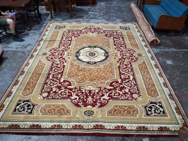 Lot 81 - RUG