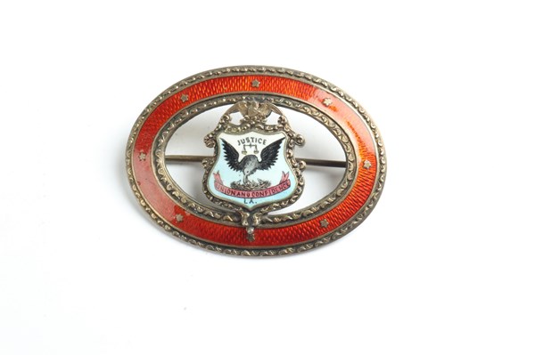 Lot 1035 - SILVER BROOCH