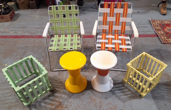 Lot 391 - OUTDOOR DECOR LOT