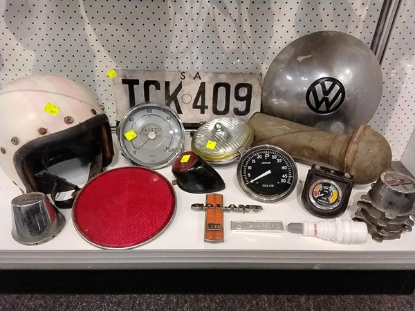 Lot 1293 - MOTORING COLLECTABLES