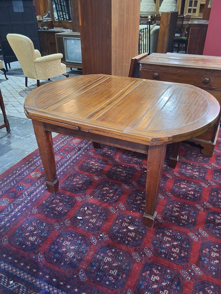 Lot 228 - DINING TABLE