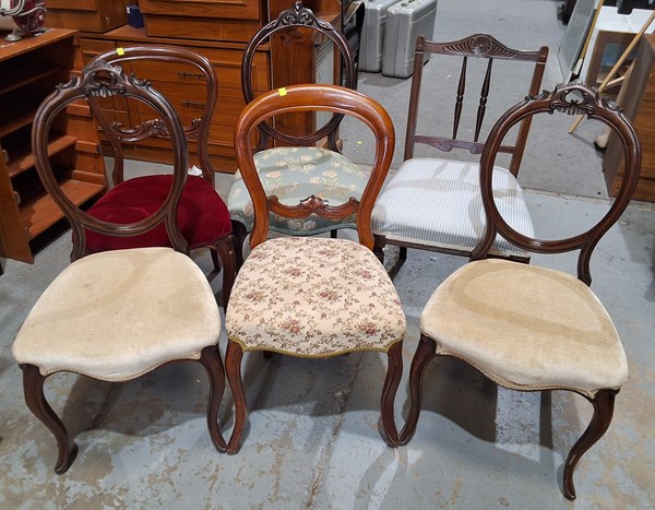Lot 493 - CHAIR LOT