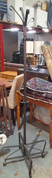 Lot 487 - COAT RACK